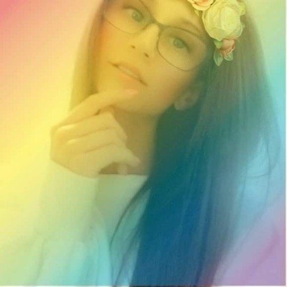 Meet your Posher, Carrie - Picture 1 of 1